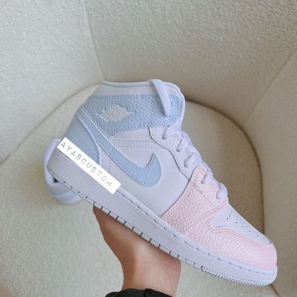 Custom painted Air Jordan 1 mid - Picture 1 of 2